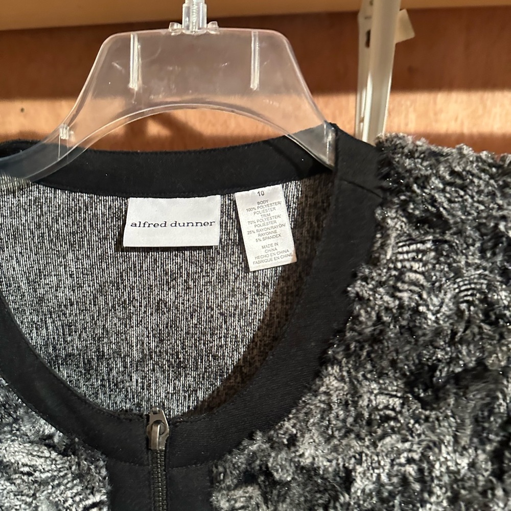 Alfred Dunner black jacket. Size 10. - Picture 3 of 4